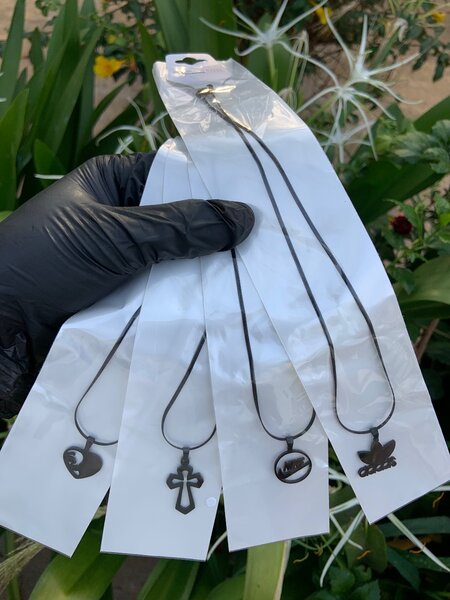 Unisex necklaces