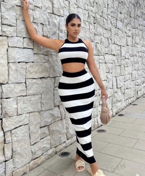 Robe rayée noire et blanche