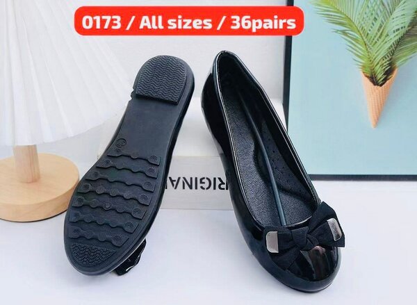 Flat shoe