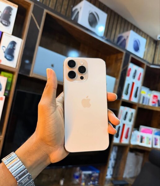iPhone 16 Pro Max