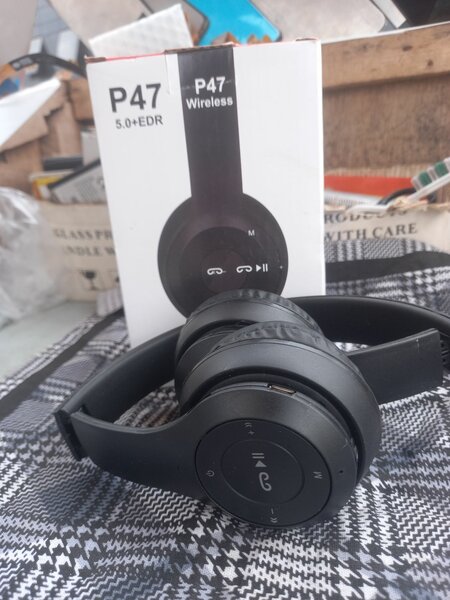 P47 wireless headphone