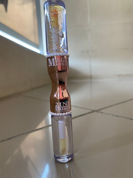 Gloss à lèvres 2-en-1 magique
