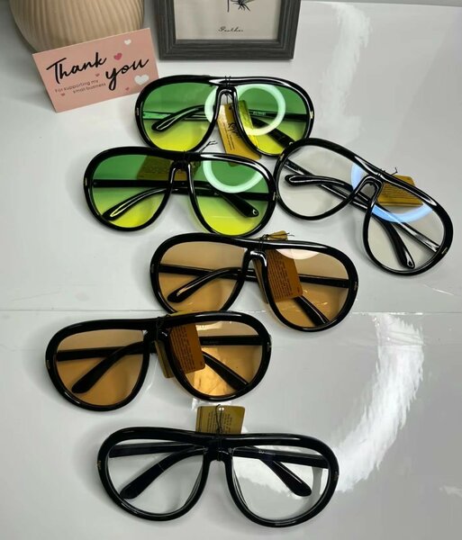 Lunettes de soleil tendance colorées