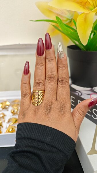 Bague dorée élégante