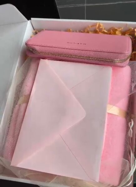 Surprise Gift set