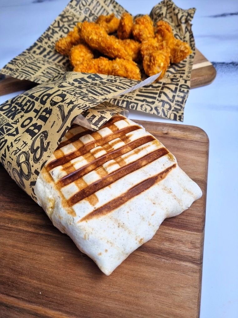 Wrap grillé et ailes de poulet
