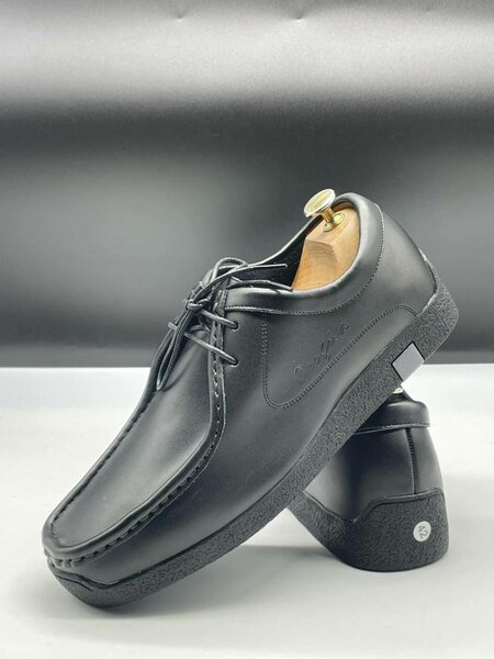 Chaussures habillées en cuir noir