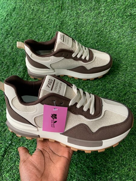 LADIES SNEAKERS