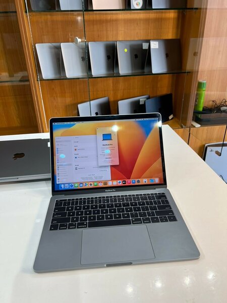 *2017 MACBOOK PRO*
