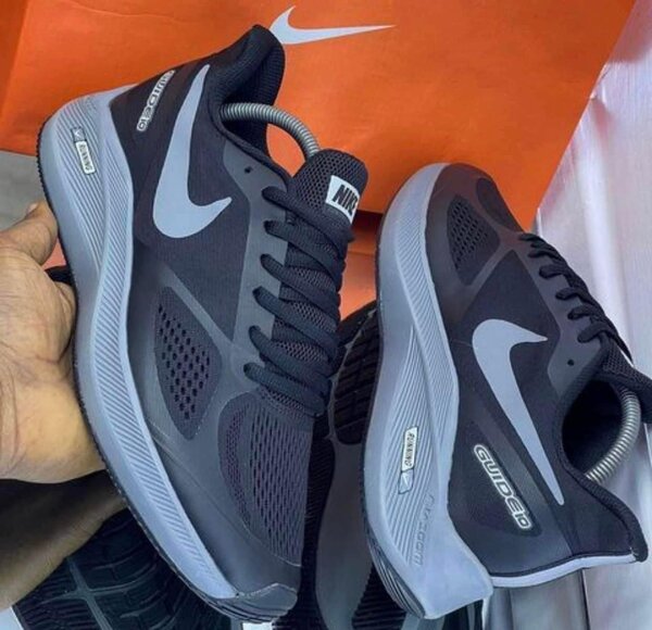 NIKE RUNNER