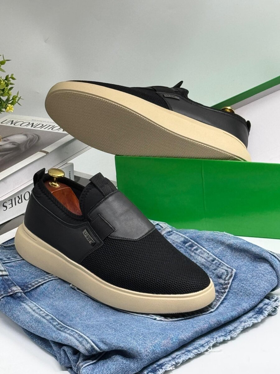 LEVIS BLACK