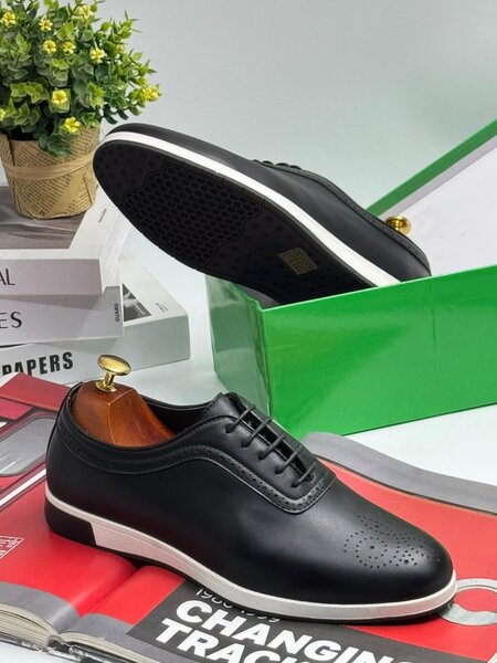 HUGO BOSS BLACK AND WHITE