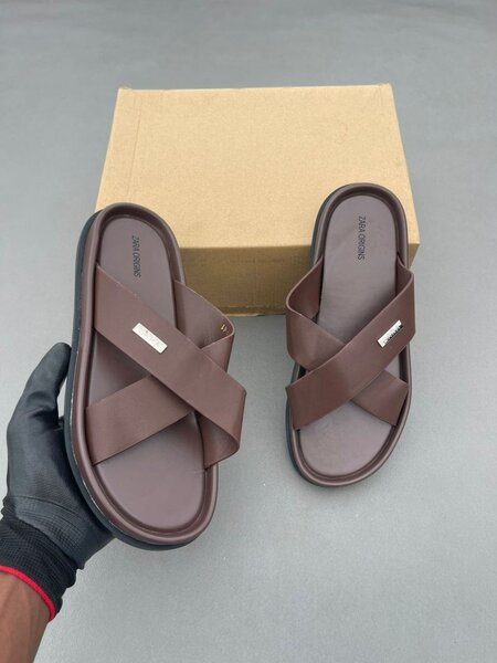 Sandales en cuir marron