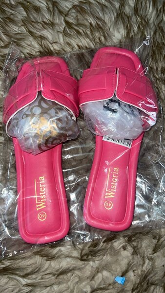 Ladies slippers
