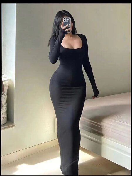 Robe longue élégante noire