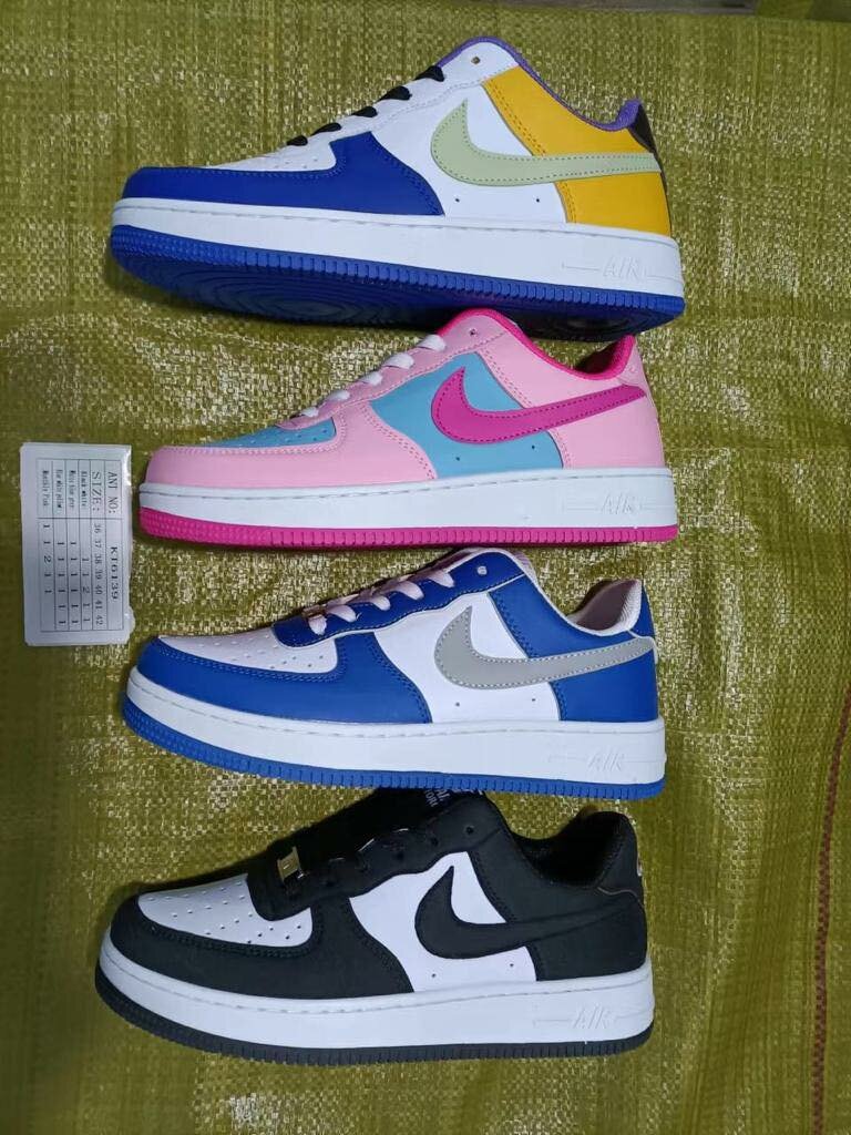 Baskets noir et blanc