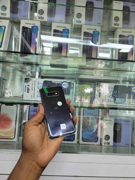 Samsung s10e