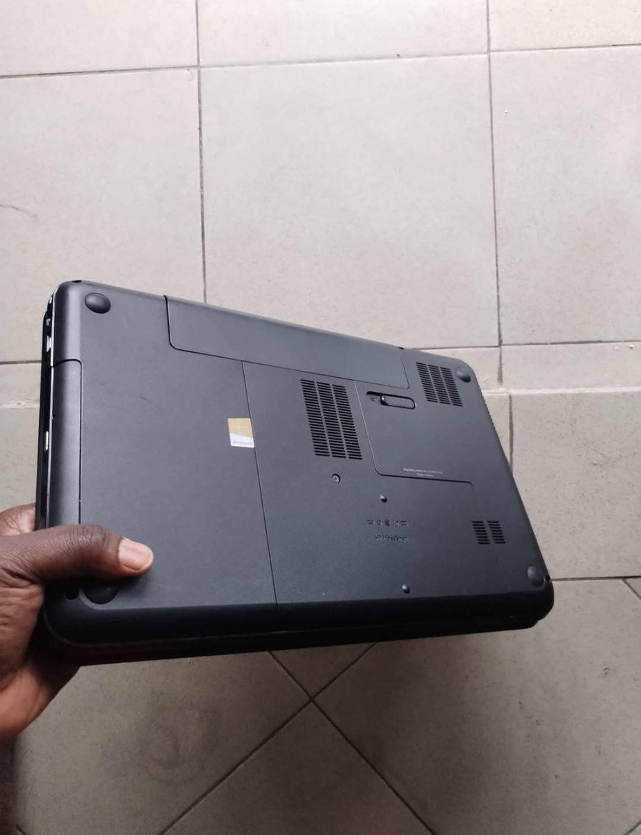Ordinateur portable HP rouge