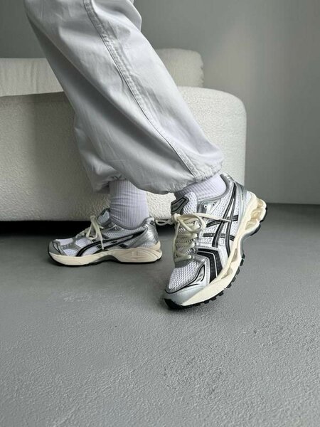 ASICS SNEAKER
