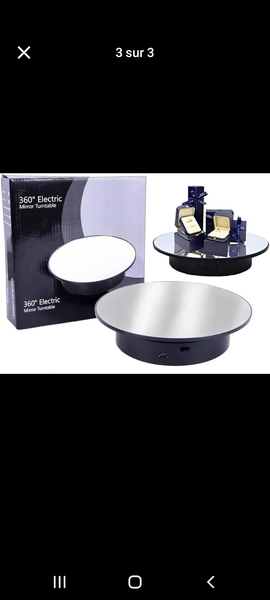 un "360° Electric Mirror Turntable" (plateau tournant électr