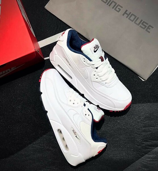 NIKE AIRMAX WHITE