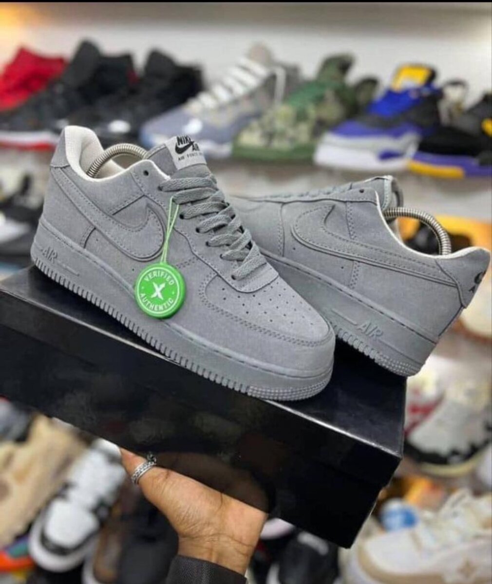 Nike sneake {Army)