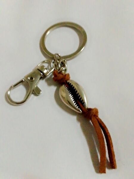 Porte-clé avec cauri