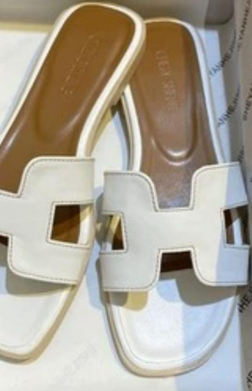 slippers 