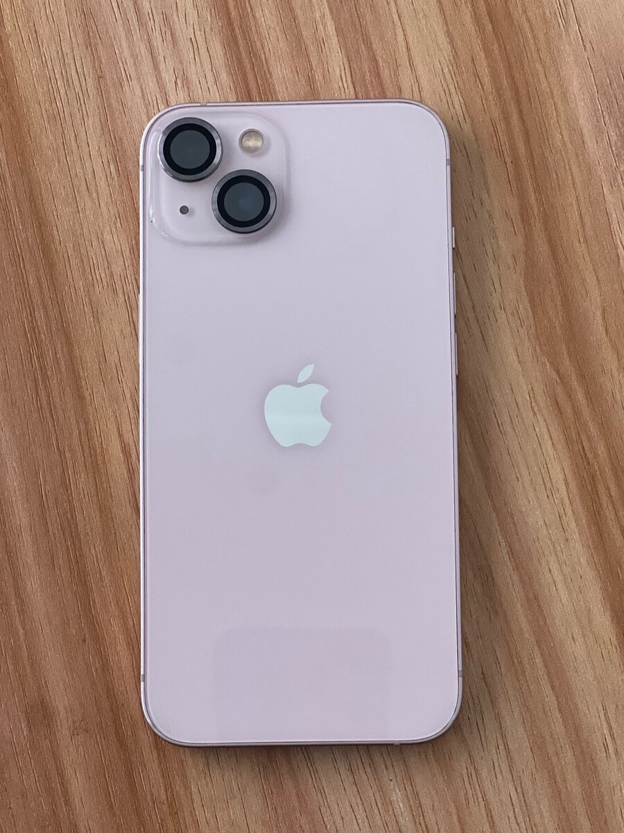 iPhone 13 simple