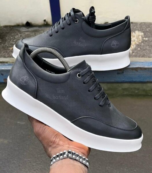 Lévis shoes