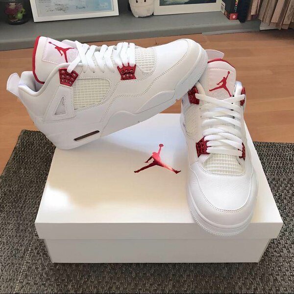 Air Jordan 4