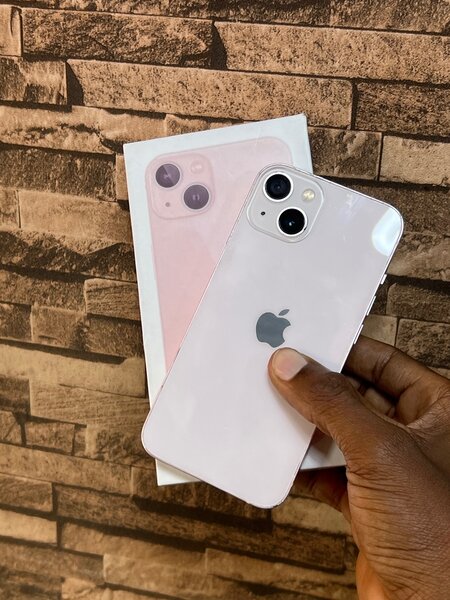 iPhone 13 simple