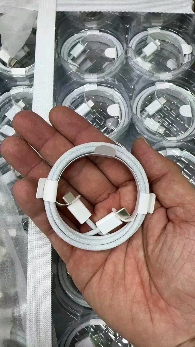 Câble USB-C apple 15/16+