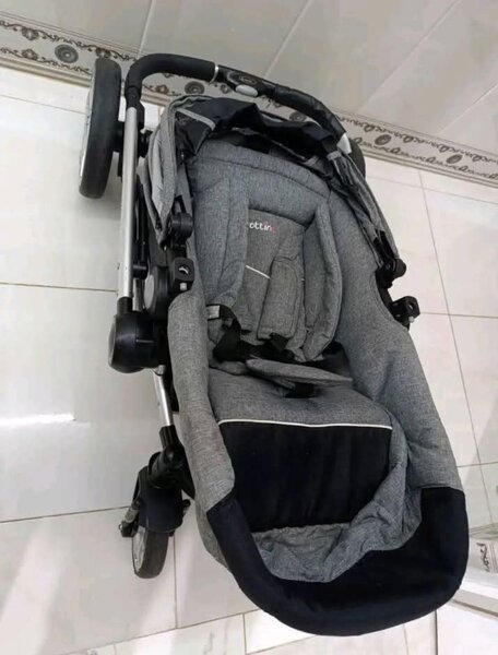 Poussette bébé confortable