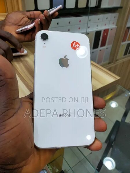 iPhone XR UK USE