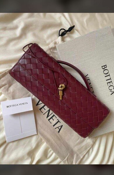 Ladies purse.. Wine