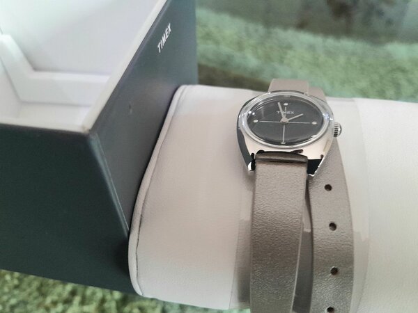 TIMEX LADIES WATCH