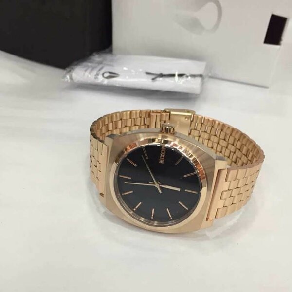 Nixon watches
