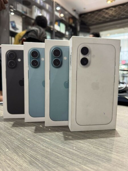 iPhone 16