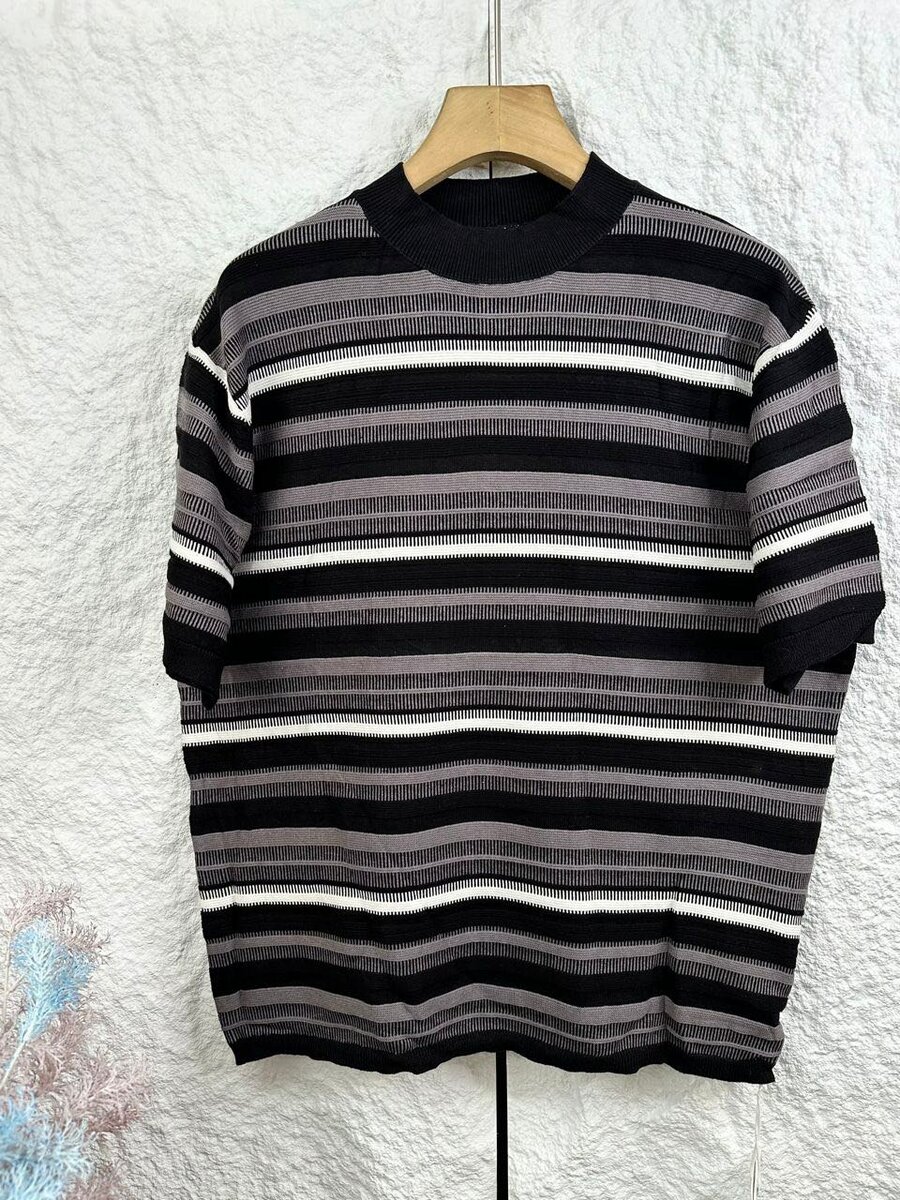 Mens T shirt