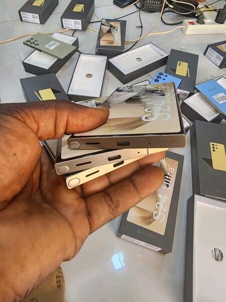 Samsung galaxy S24 ultra 512GB 12GB RAM PREMIÈRE COPIE