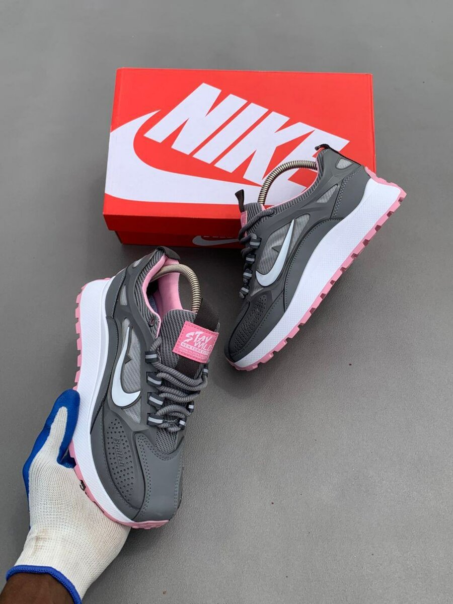 Nike Sneakers Gris et Rose