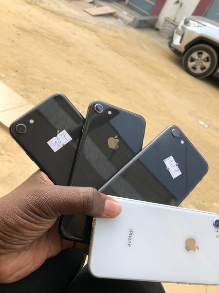 iPhone 8 casi neuf