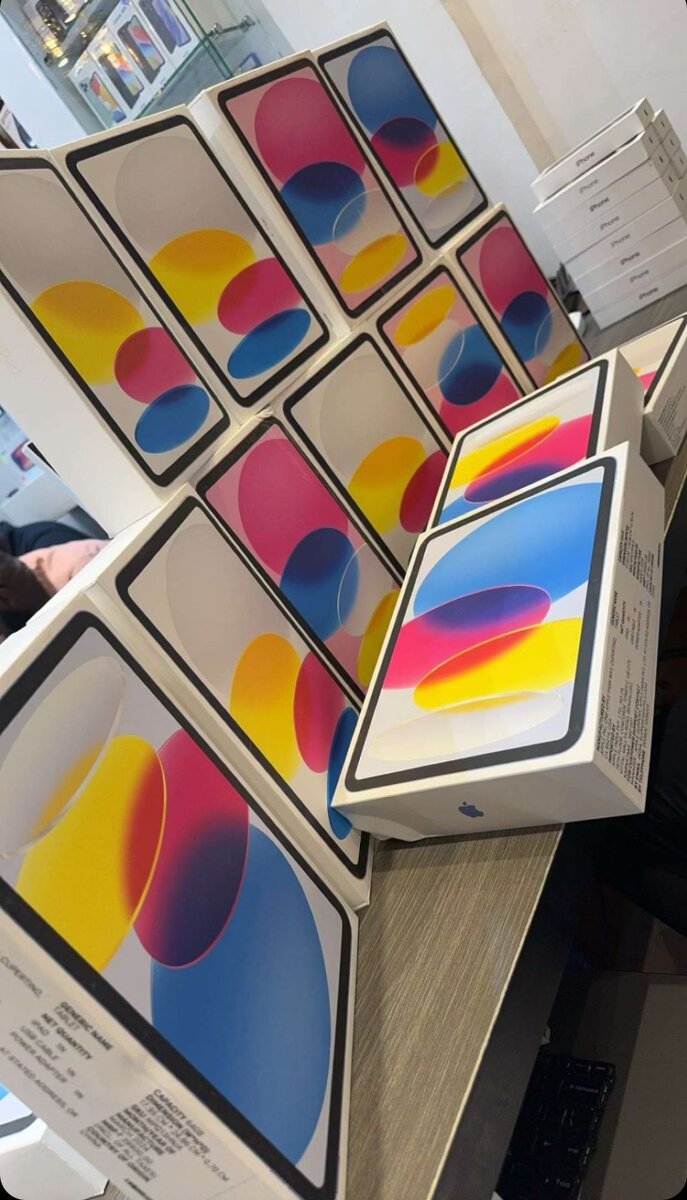 10th Gen IPad 64gig