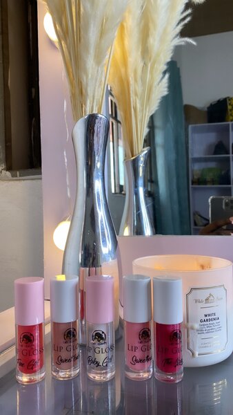 Fay Beauty lipgloss