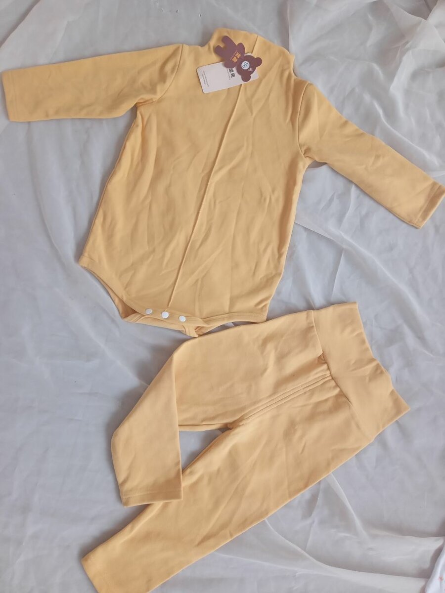 Set de vêtements bébé jaune