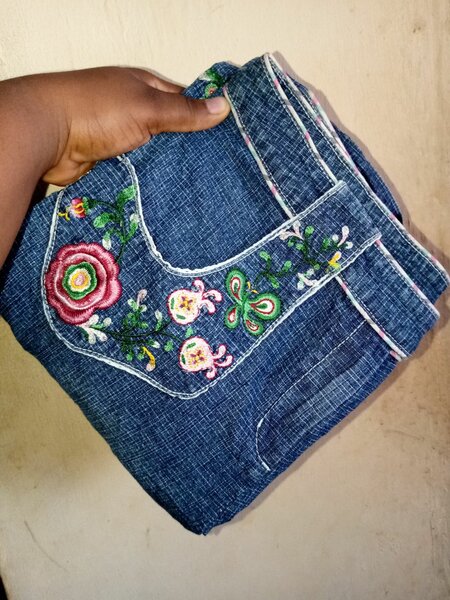 Ladies Thrift Jeans-Waist 33