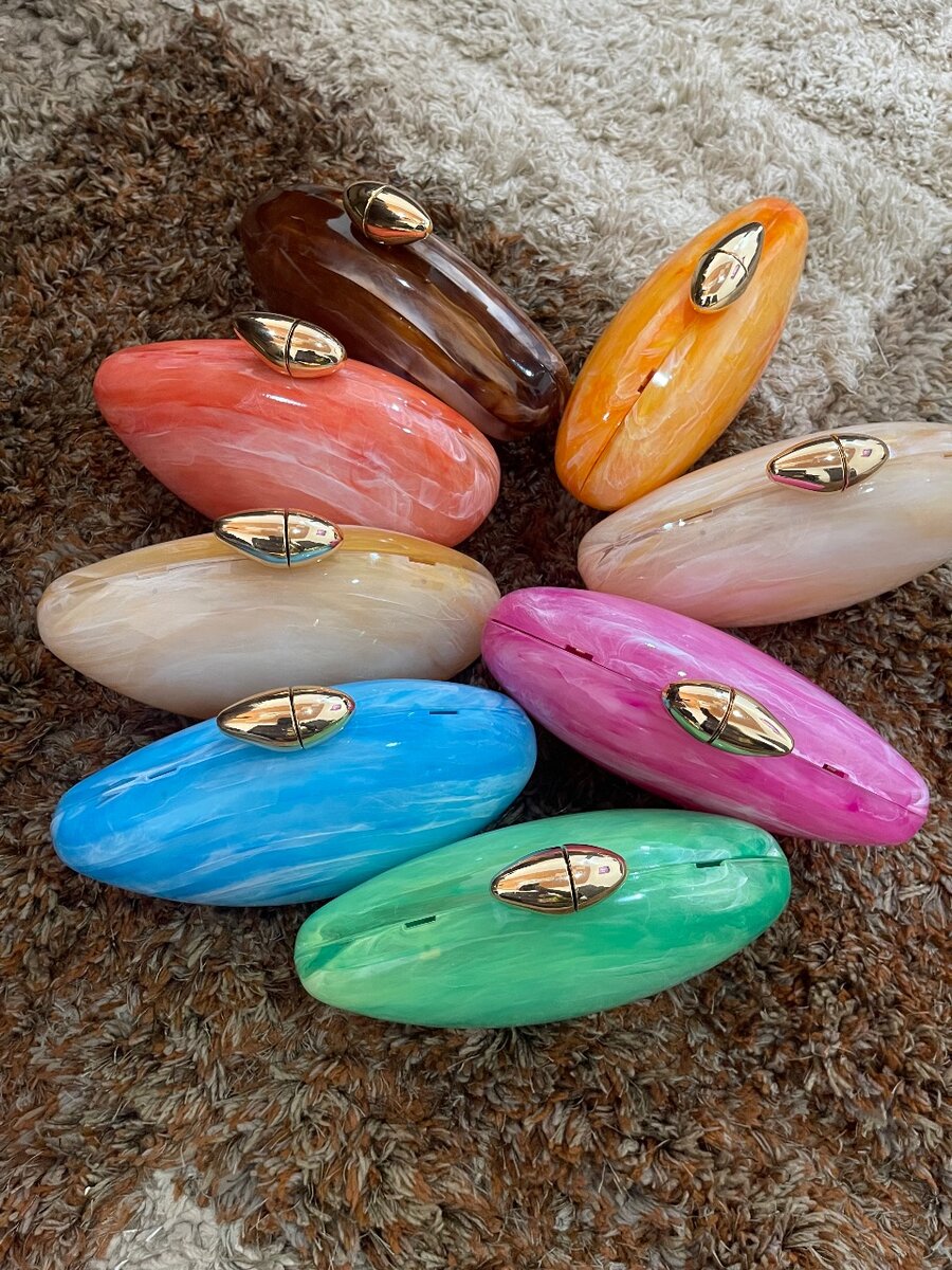 Pearl clutch