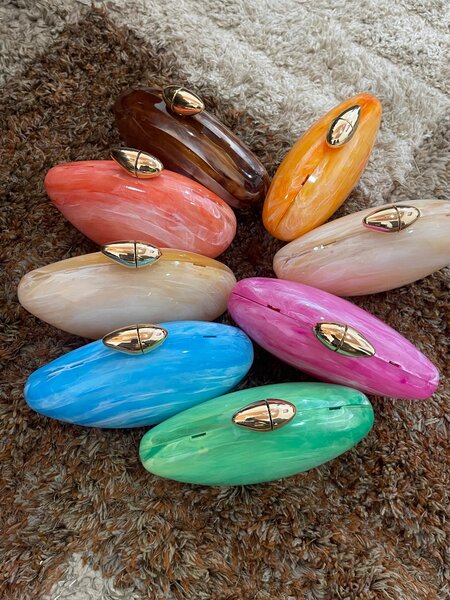 Pearl clutch