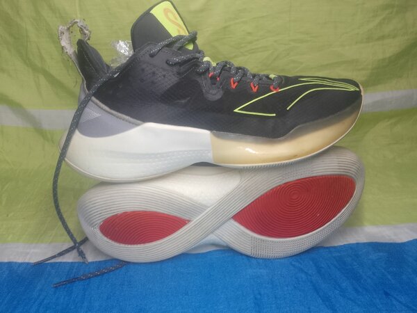 Li-ning Sonic Vlll low